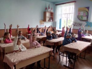 Copiii grupei pregătitoare în excursie la şcoală!