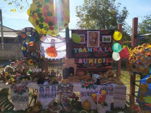 Toamnă mândră, harnică şi de roade darnică