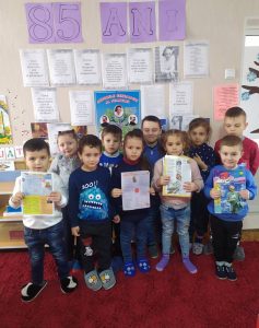 O mamă bună face cât toţi dascălii