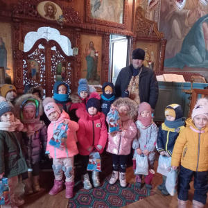 Micuții grupei Îngerașii au fost în vizită la biserica cu hramul Nașterea Macii Domnului din localitate