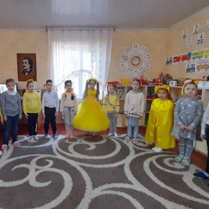 Copiii din grupa pregătitoare au adus omagiu poetului Grigore Vieru