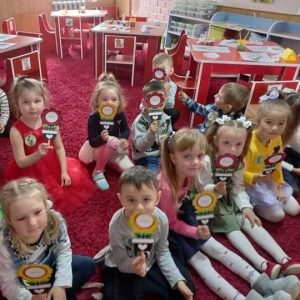 Activitate cu grupa medie: „Dezvoltarea socio-emoțională a copiilor prin intermediul activității de pictură,,